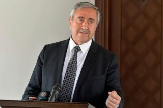 Νέα μέθοδο διαπραγματεύσεων ζητά ο Ακιντζί