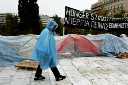 Έληξε η απεργία πείνας των προσφύγων στο Σύνταγμα