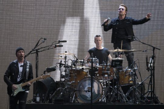 Νέα «αποκαλυπτήρια» για τους U2 και συνεργασία έκπληξη