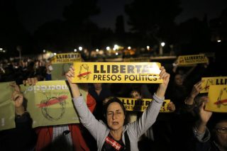 Της φυλακής τα σίδερα…
