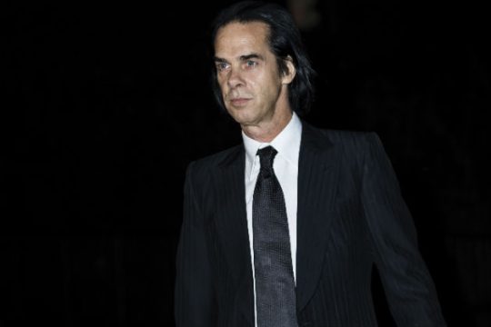 Ο Κέιβ πηγαίνει στο Ισραήλ παρά τις διαμαρτυρίες