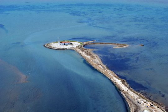 Τρεις εκκλησίες κι ένα Δέλτα