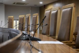 Πήγαν να βγάλουν τον μάρτυρα τρελό για τα εγκλήματα της Χ.Α.!
