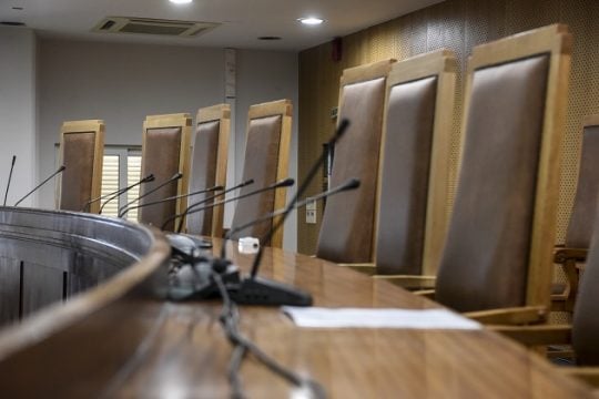 Πήγαν να βγάλουν τον μάρτυρα τρελό για τα εγκλήματα της Χ.Α.!