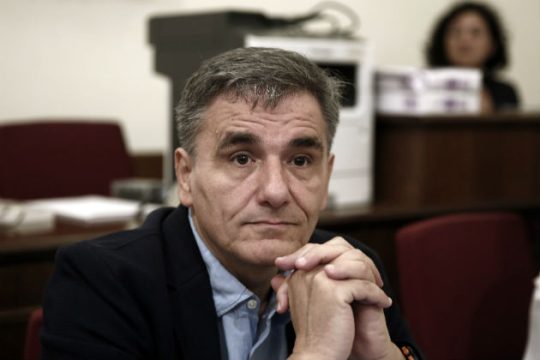 «Μεταρρυθμίσεις και απασχόληση έφεραν υπεραπόδοση εσόδων»