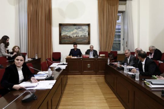 Μάρτυρας παραδέχτηκε οικογενειοκρατία στο ΚΕΕΛΠΝΟ