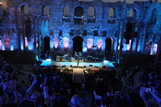 Μία ώρα Foo Fighters στο Ηρώδειο