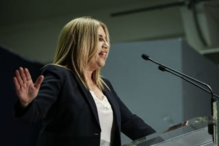 Το τιμόνι στη Φώφη, αλλά το καράβι;…