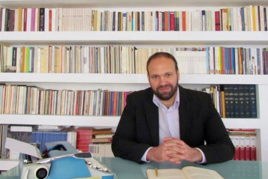 Μπαίνω νωρίς στην ποίηση