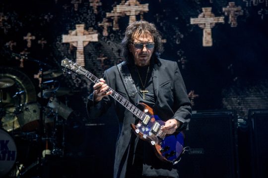 Ο «βασιλιάς» των riffs αποκαλύπτεται