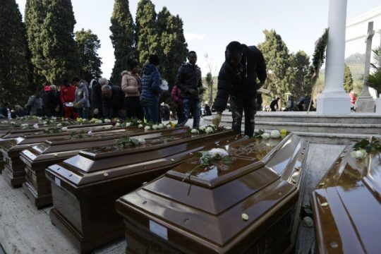 26 φέρετρα χωρίς όνομα