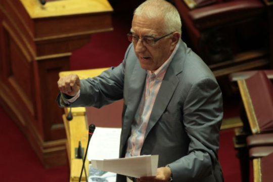 Διαφοροποιήσεις Κακλαμάνη – Φίλη στην υπόθεση Καμμένου