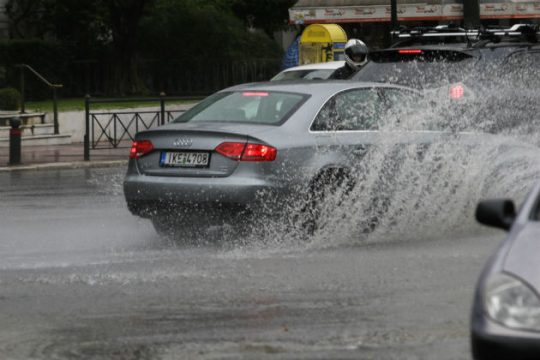 Βροχές και μικρή πτώση του υδράργυρου