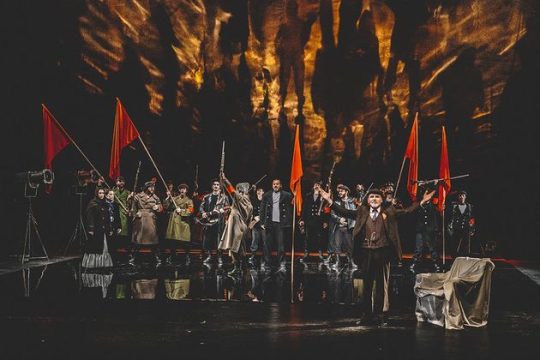 Η «Ρωσική Επανάσταση» σαν λαϊκή όπερα