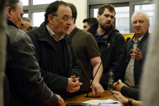 Σφοδρή επίθεση Λαφαζάνη για την απόφαση των συμβολαιογράφων