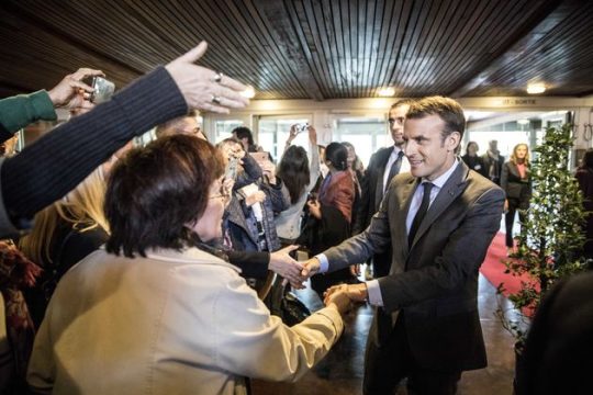 Ο συγκεντρωτικός Μακρόν και ο αντιτρομοκρατικός νόμος του Κολόμπ!