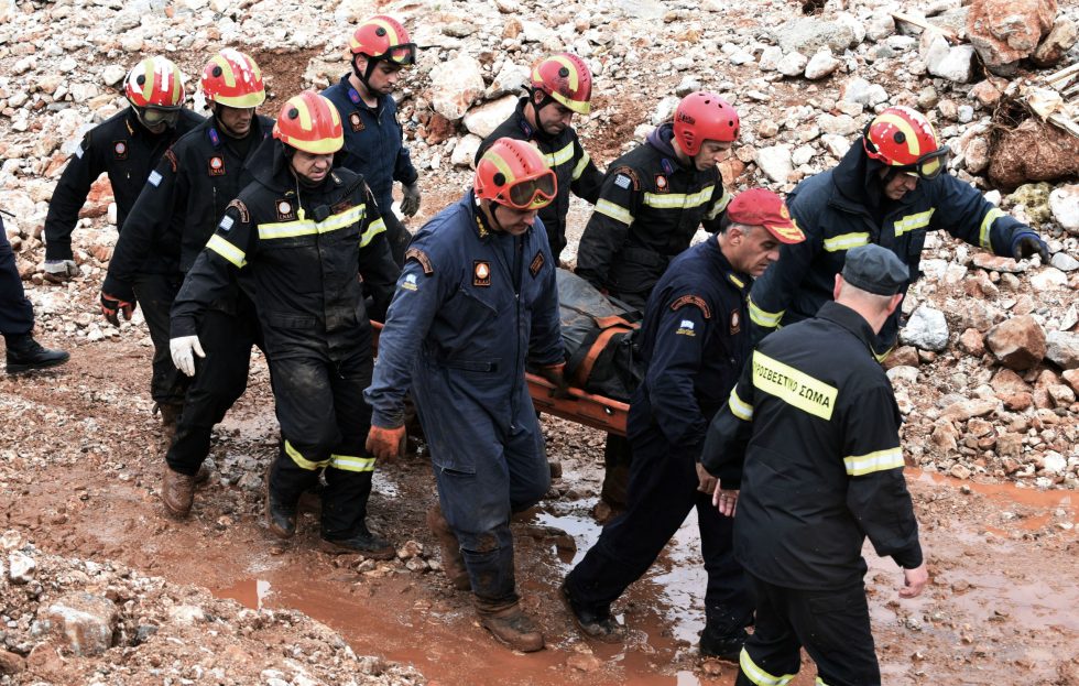 Ακόμη τρεις νεκροί, 19 τα θύματα