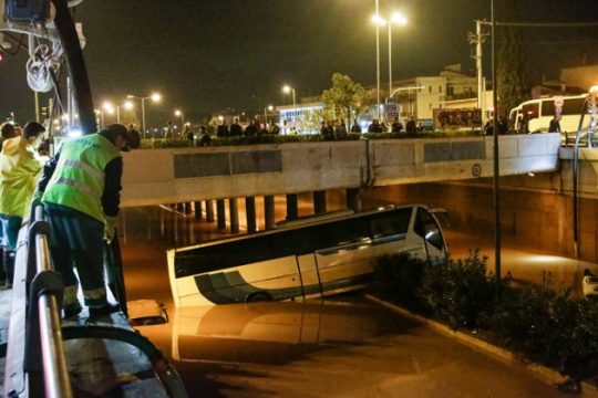 Ωρα για γενναίες αποφάσεις