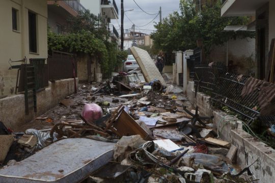 Ενημέρωση των πολιτών που επλήγησαν από τις καταστροφικές πλημμύρες στην Δ. Αττική