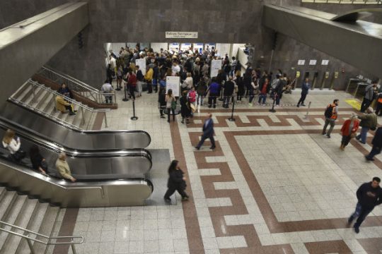 Κλειστοί σταθμοί του μετρό λόγω πορείας για το Πολυτεχνείο