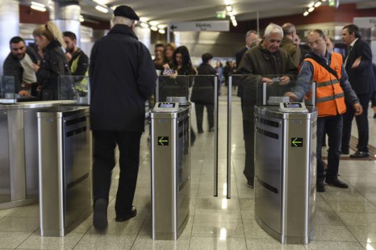 Πρώτο τεστ με κλειστές τις μπάρες
