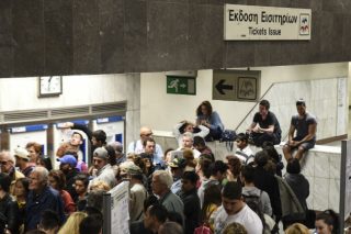 Στην επιτυχία η δόξα, στην αποτυχία η σιωπή