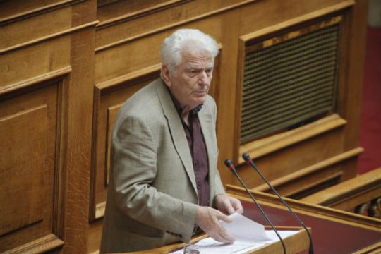 Κατά δικτατόρων και… διδακτόρων
