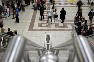 Συν Αθηνά και πόδα κίνει