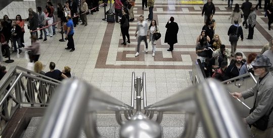 Συν Αθηνά και πόδα κίνει