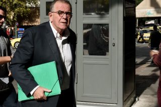 Απομάκρυνση διά της… αναβάθμισης