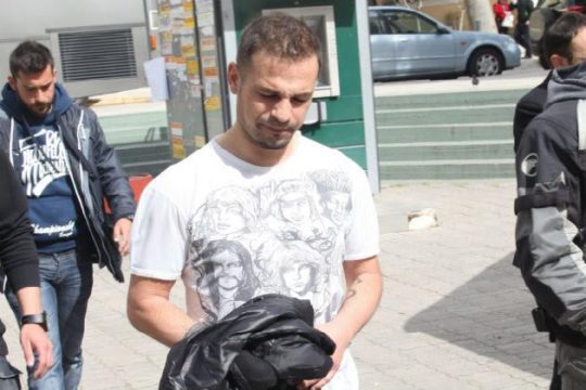 Στόχος διαρρηκτών Ντέμης Νικολαΐδης, Αμπντελαουί και Οφόε
