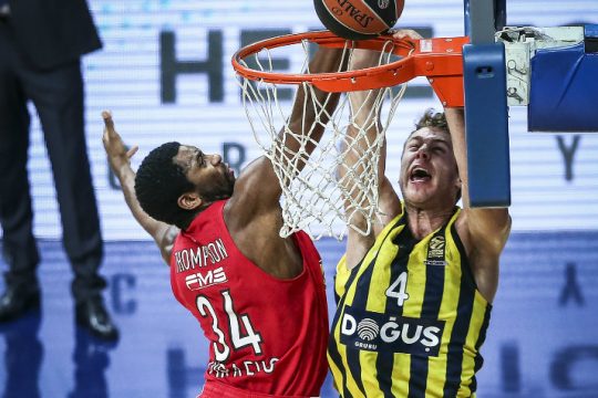 Μεγάλη νίκη του Ολυμπιακού μέσα στην Πόλη