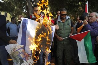 Αγανάκτηση για τα 100 χρόνια από τη Διακήρυξη Μπάλφουρ