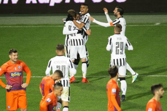 «Δικέφαλοι» στην κορυφή της Super League