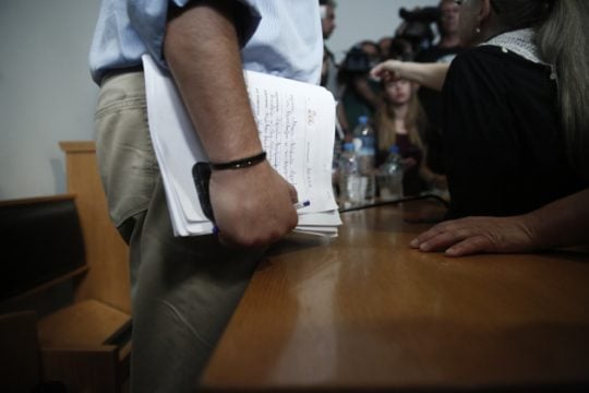 Εισβολή σε συμβολαιογραφείο στα Εξάρχεια
