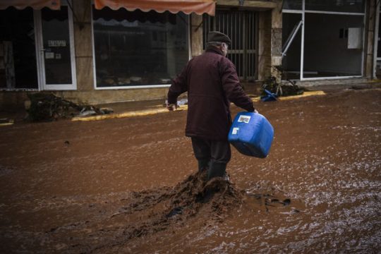 Εκδικητικός, γεμάτος μικρότητα, νεο-αντι-φιλελευθερισμός