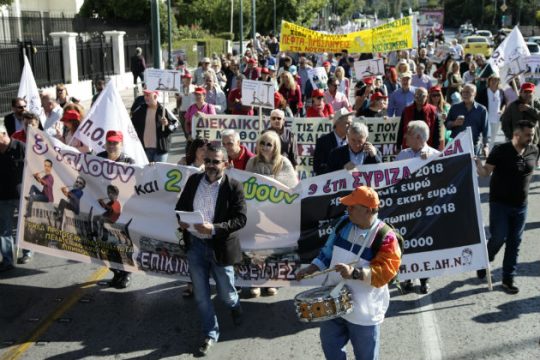 Στον αγώνα μαζί, γιατροί και συνταξιούχοι