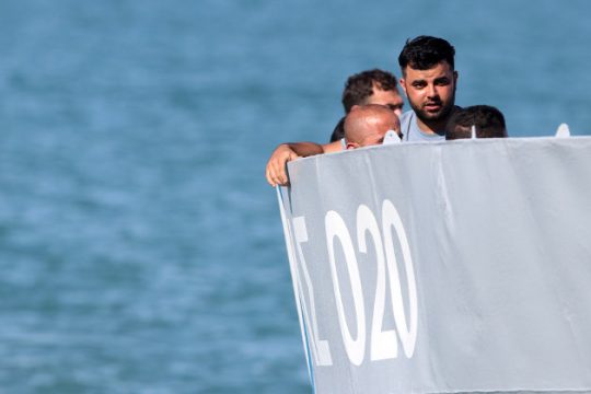 «Να επανεξεταστεί το μέτρο του γεωγραφικού περιορισμού»