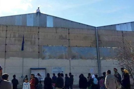 Κι άλλος πρόσφυγας στα όρια της αυτοκτονίας
