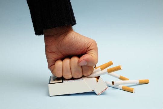Διαφημίσεις κατά του καπνίσματος από τις… καπνοβιομηχανίες