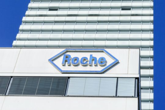 Ανησυχία ασθενών και γιατρών λόγω της κόντρας με τη Roche