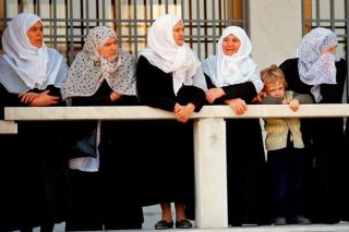 Ωρα να τελειώσει η «βολική» ανοχή στον νόμο της σαρίας
