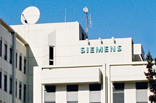 Χορηγίες σε κόμματα, δωράκια σε πολιτικούς