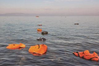 Νεκρός 10χρονος πρόσφυγας από το Αφγανιστάν σε λέμβο που μετέφερε 66 άτομα