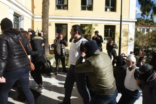 Στη Δικαιοσύνη οι 9 συλληφθέντες από την Αντιτρομοκρατική
