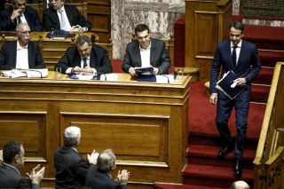 Τρεις και το λουρί της μάνας
