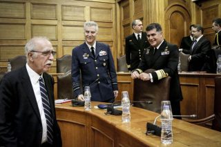 Επανεξέταση της συμφωνίας από την Επιτροπή Εξοπλισμών