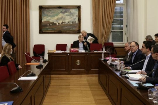 Μάρτυρας οχυρωμένη πίσω από «το δικαίωμα της σιωπής»