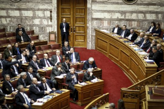 Πολιτική αντιπαράθεση και πραγματικά προβλήματα