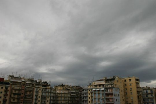 Πρόσκαιρες καταιγίδες με επιδείνωση από το βράδυ